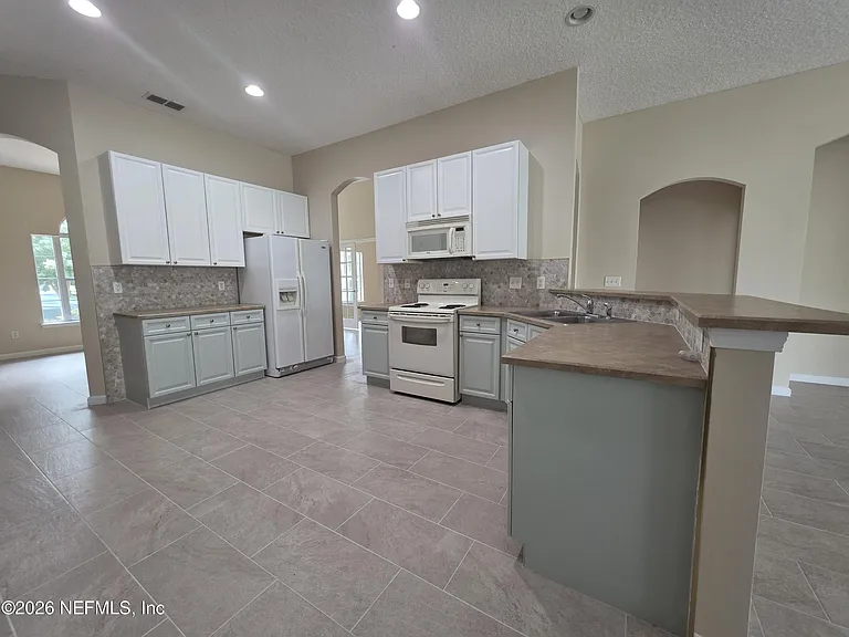 739 Wakemont Dr — Photo 9