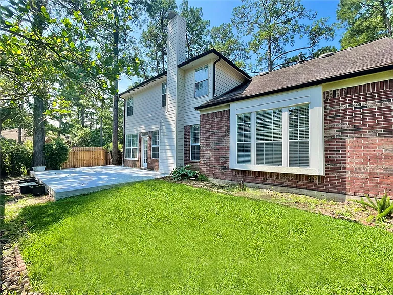 8 Greentwig Pl — Photo 34
