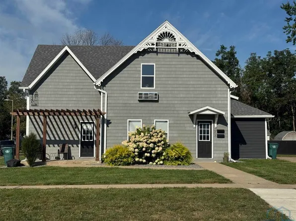 120 Delaware Ave Sw, Orange City, IA 51041