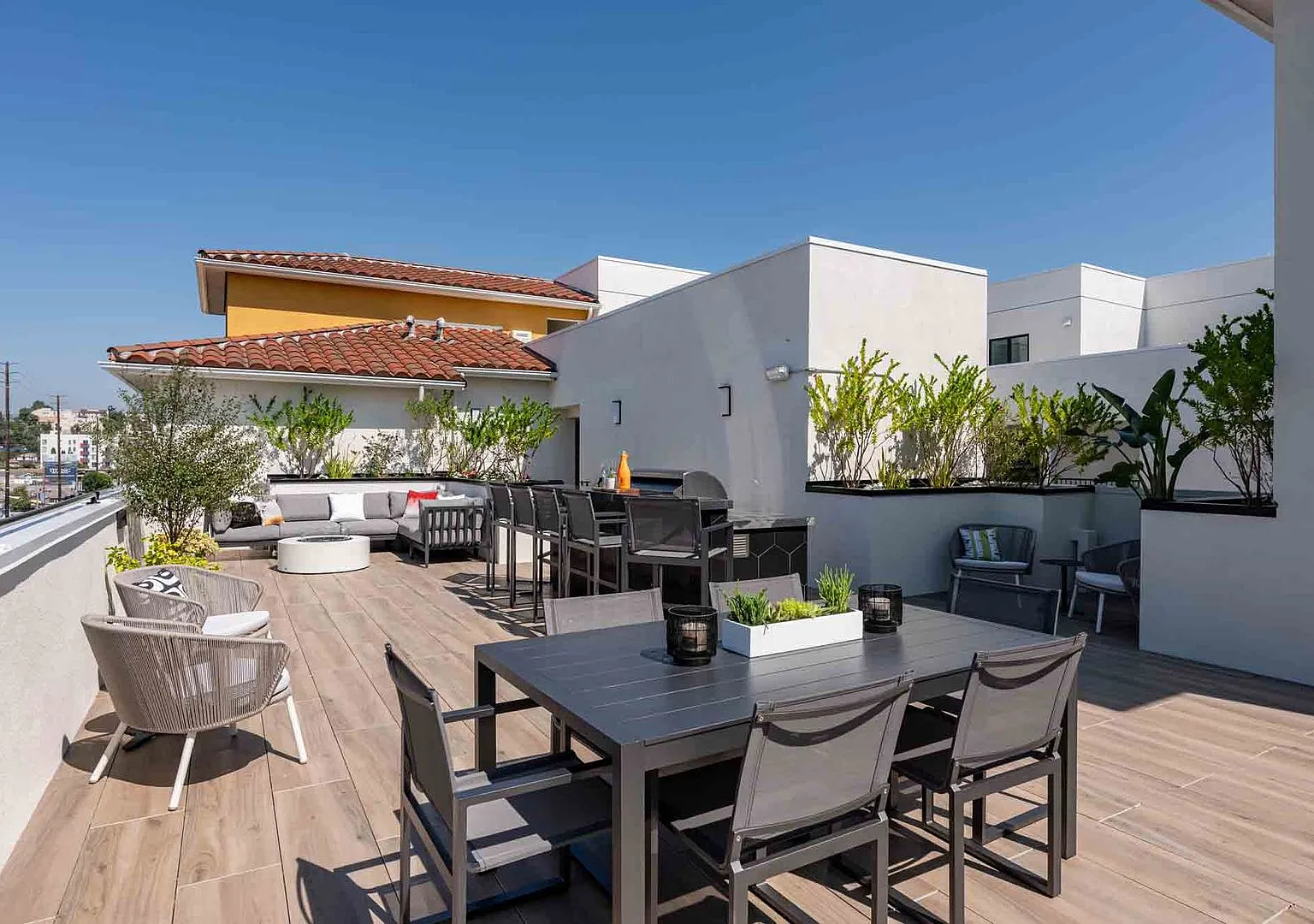Montecito Lofts — Photo 4