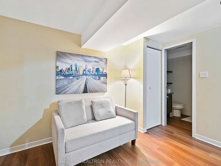 264 Galway Ct — Photo 13