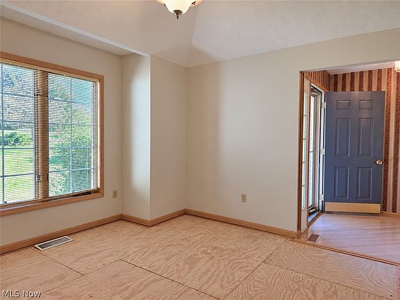 3rd image of 9286 Forest Point Dr