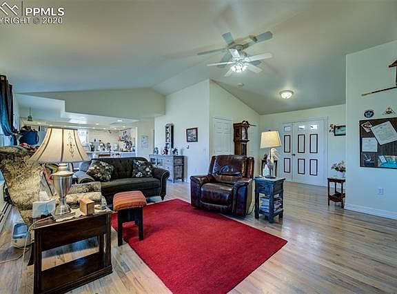 4th image of 17890 Steeplechase Dr