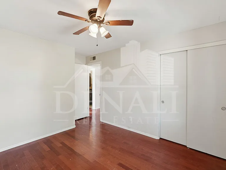 5654 W Mountain View Rd — Photo 24