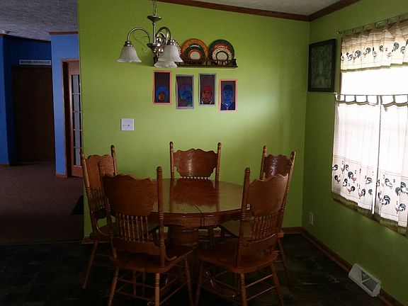 Spacious 15X23 eat in Kitche