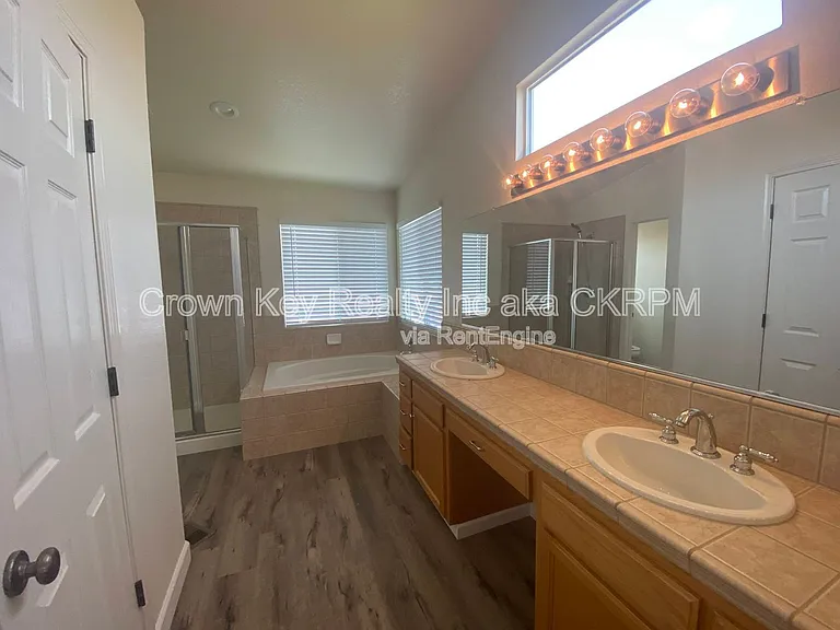 767 Bishop St — Photo 25
