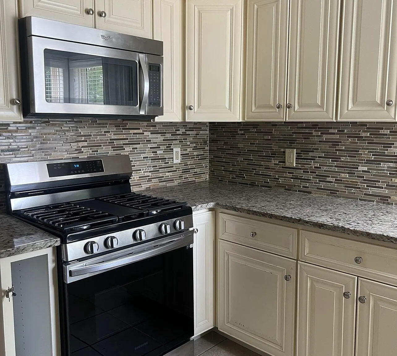 4 bed, 1580 sqft, $2,400 — Photo 2