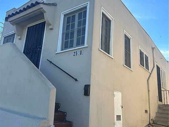 4th image of 2500 Ganahl St