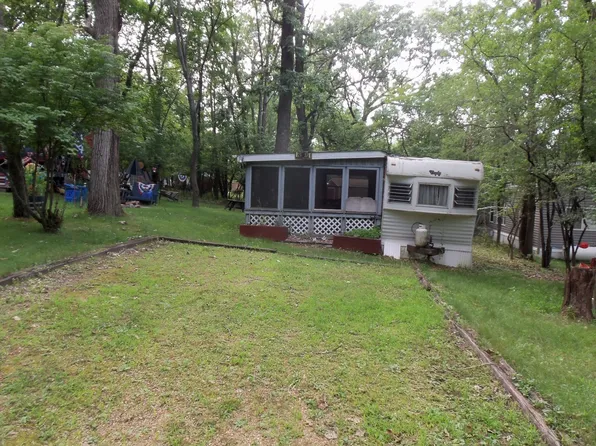 21/37 Woodhaven Dr E, Sublette, IL 61367