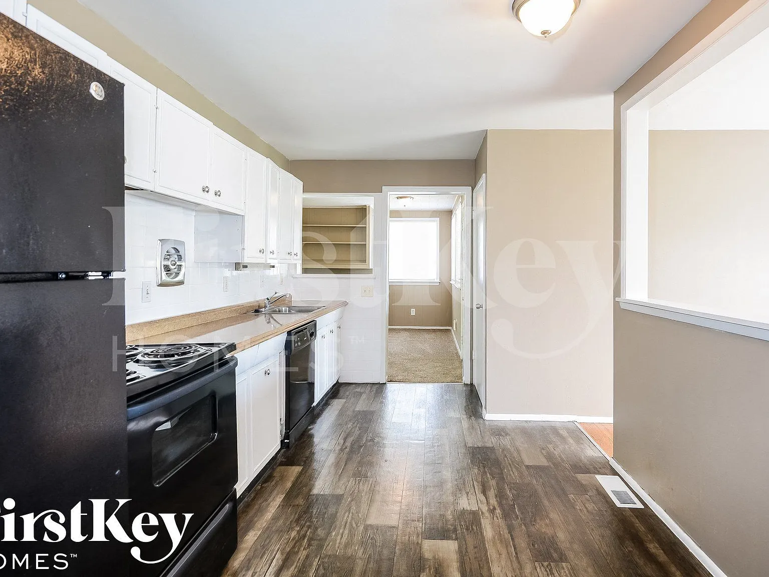 3 bed, 3.0 bath, 1481 sqft, $2,045 — Photo 4