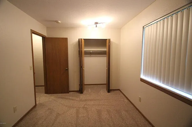 922 Emerald Ave NE #1 — Photo 6