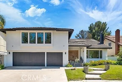18340 Sandringham Ct — Photo 2