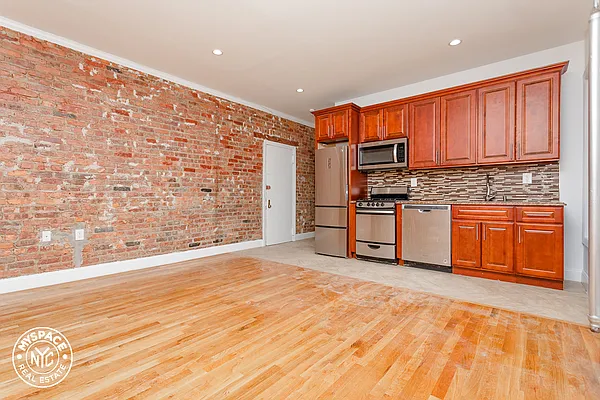 Rented by MySpaceNYC | media 24