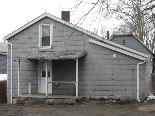 549 E 7th St, Erie, PA 16503