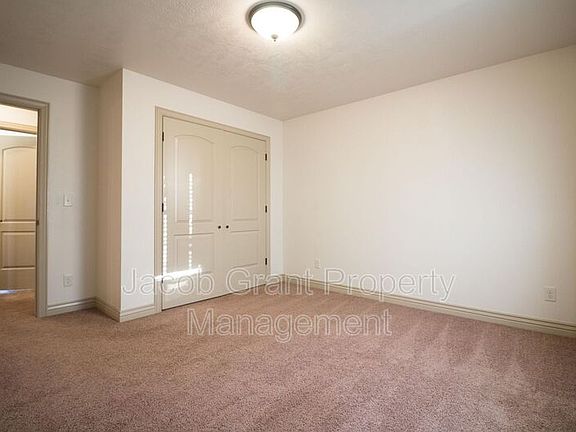 4th image of 454 E Center St #B14