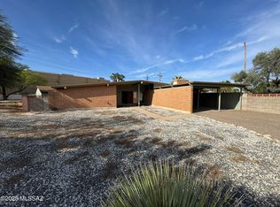 8724 E Lancaster Rd, Tucson, AZ 85715