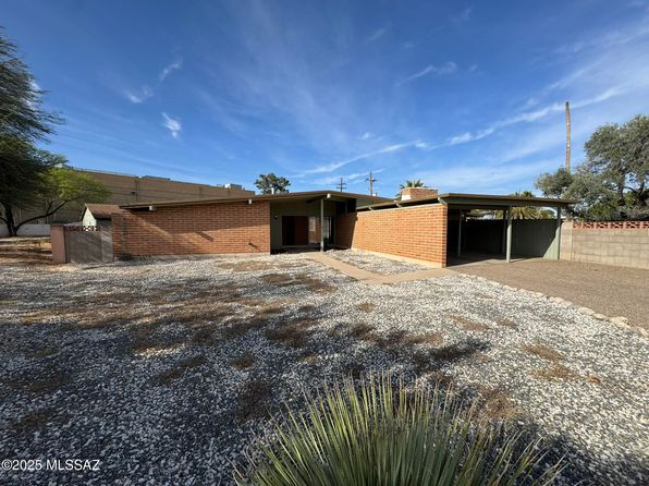 8724 E Lancaster Rd, Tucson, AZ 85715