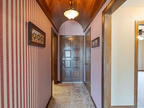 4th image of 1209 Castle Creek St