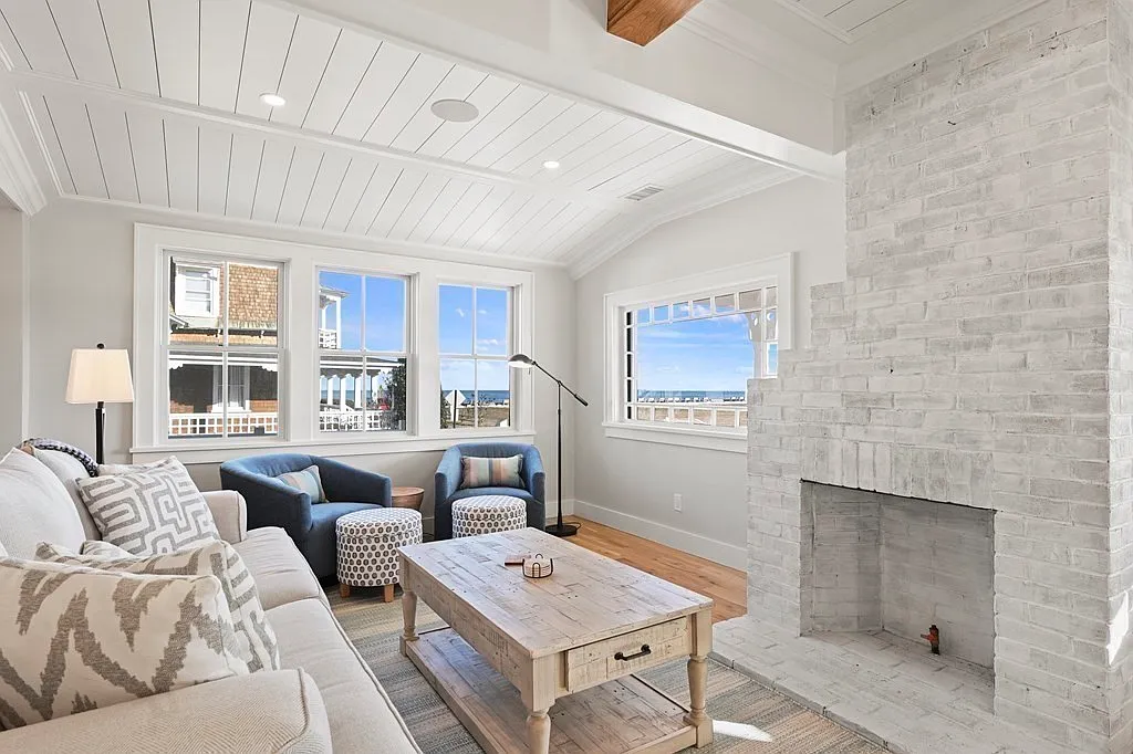 9 bed, 6.5 bath, 3500 sqft, $28,500 — Photo 4