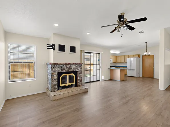 1128 Pandora Dr SW, Los Lunas, NM 87031