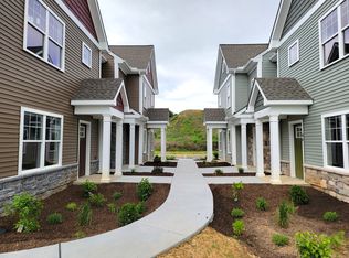 11 Yacht Ave APT F, Ephrata, PA 17522