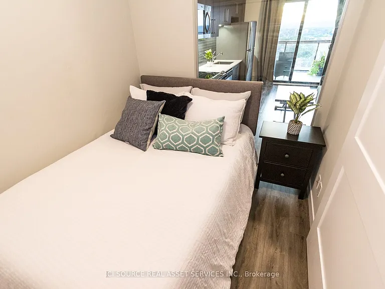15 Queen St S #1105 — Photo 15