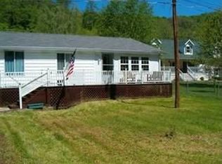 1679 Four Mile Rd, Charleston, WV 25312