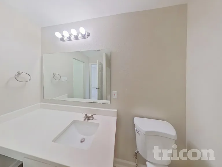 758 Sinclair Dr — Photo 9