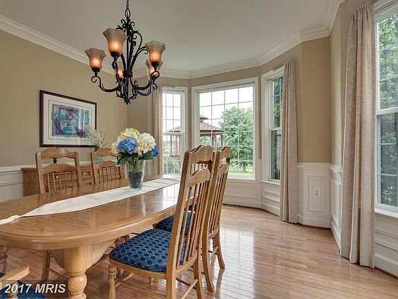 4th image of 43926 Cheltenham Cir