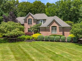 7850 Meadowood Dr, Canfield, OH 44406