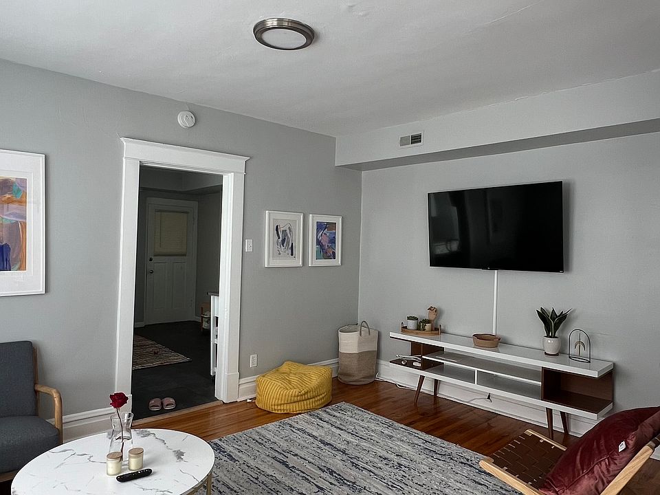 1st image of 4908 Devonshire Ave #2E