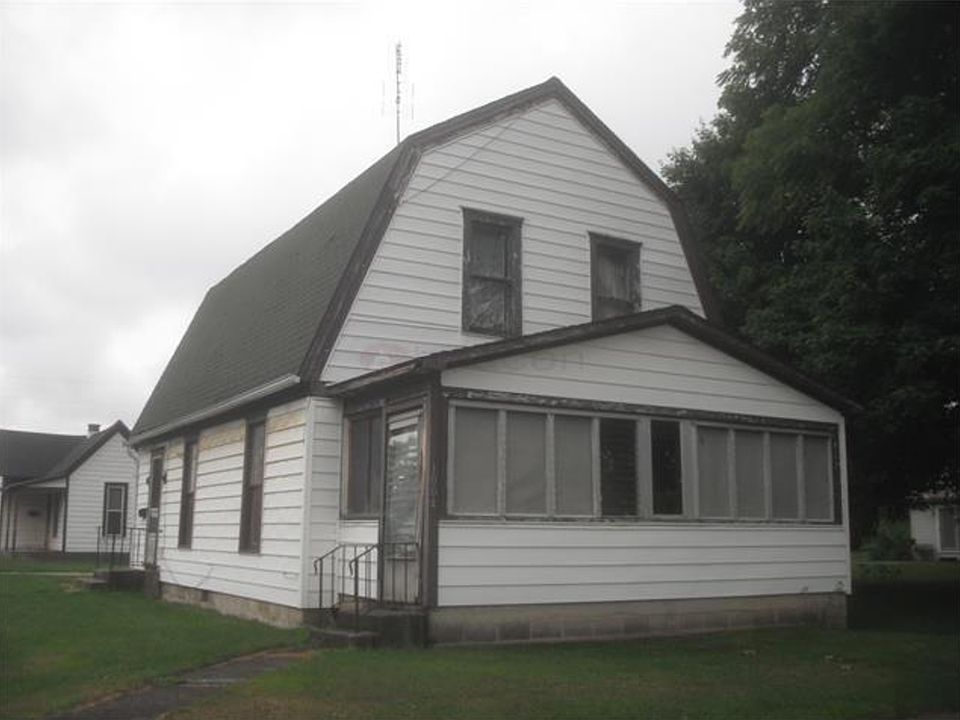 1st image of 1004 W South St