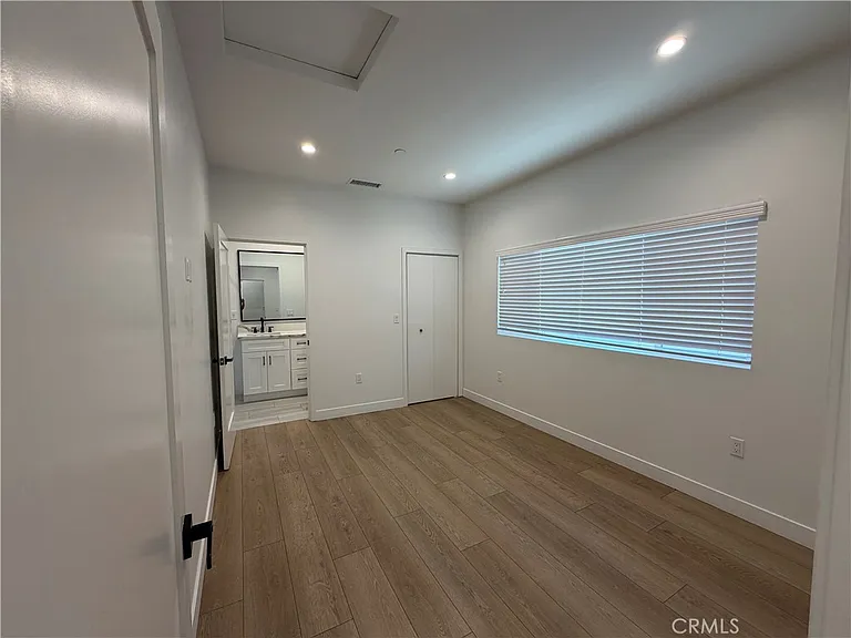 8437 Calvin Ave — Photo 11