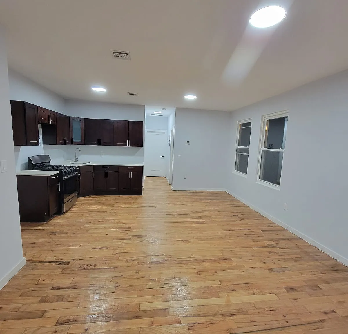 3 bed, $1,950 — Photo 3