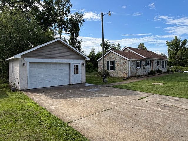 1st image of 12 Sunnyside Dr