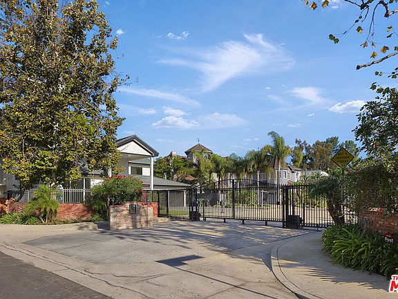 5th image of 4219 Tarzana Estates Dr