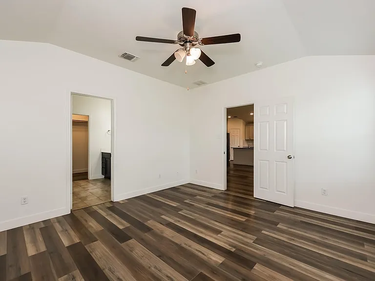 2800 Skinner Dr — Photo 7