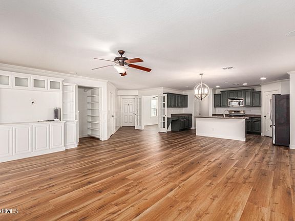 4th image of 915 W DESERT CANYON Drive