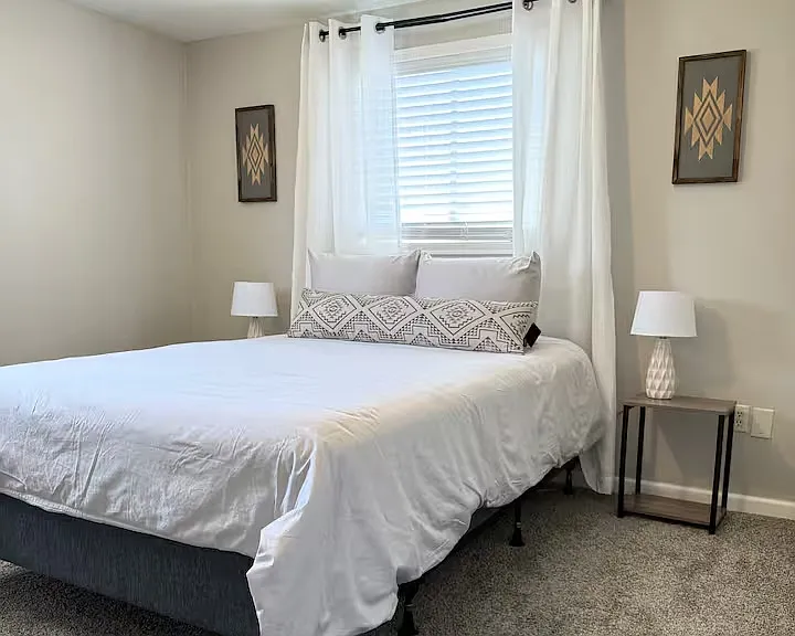 2632 SW Yew Ave — Photo 3