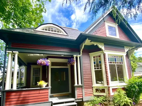 1800 J St #A, Bellingham, WA 98225