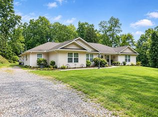 305 Cove Cir, Caryville, TN 37714