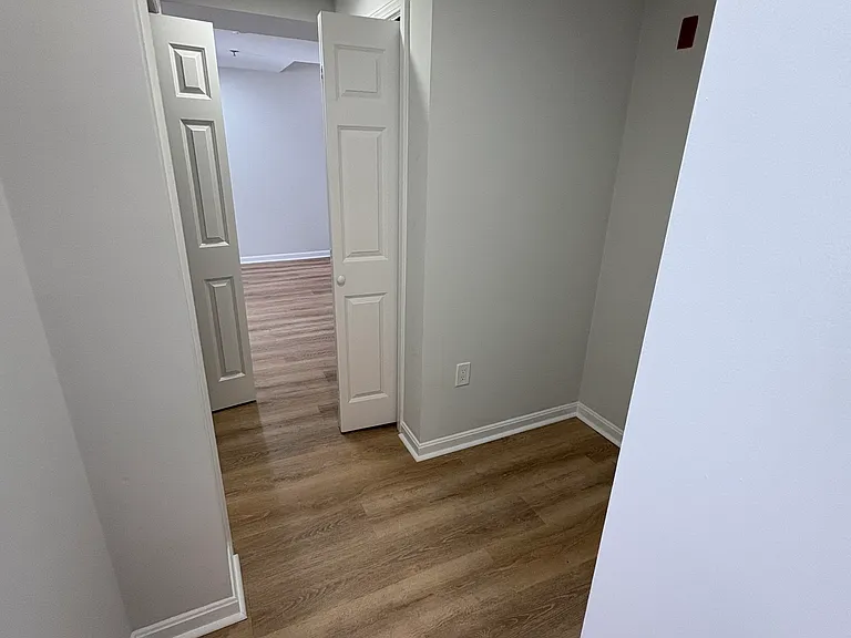 32 Queensberry St #3 — Photo 7