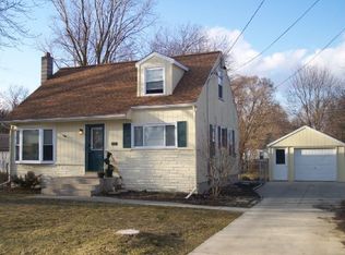 332 Falcon Rd, Jackson, MI 49202