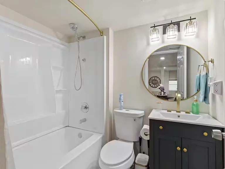 1692 S Olympian Way SW — Photo 21
