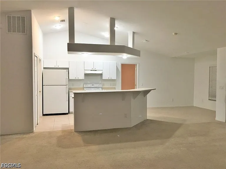 2221 SW 8th Pl — Photo 5