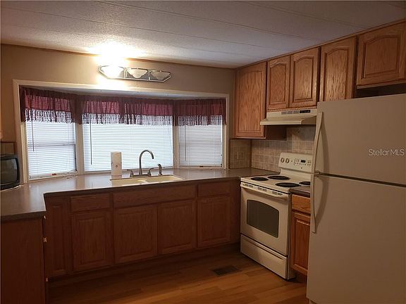 3rd image of 1924 Patriot Ln