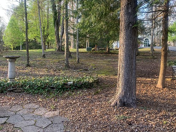 4th image of 43 Briar Ln