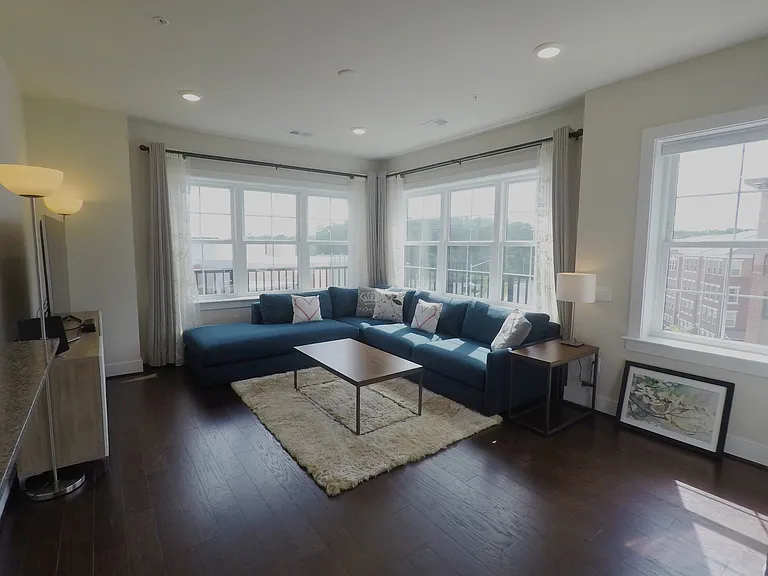 9523 Bastille St #401 — Photo 2