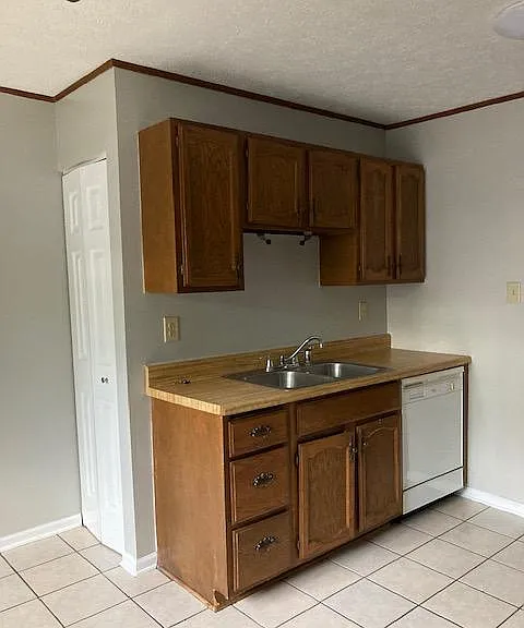 1145 Old Denbigh Blvd — Photo 4