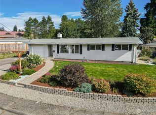 658 Jefferson Ave NE, Renton, WA 98056